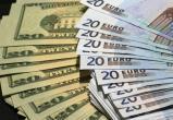 Доллар и евро падают, обновляя многомесячные минимумы