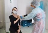 В Москве ввели обязательную вакцинацию от коронавируса для работников сферы услуг