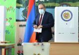 Партия Пашиняна победила на выборах в Армении