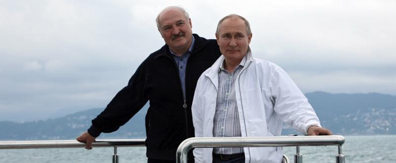 Владимир Путин и Александр Лукашенко во время совместной морской прогулки в Сочи