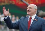 Лукашенко поздравил белорусов с Днем народного единства