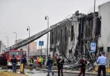 При падении самолета на здание в Милане погибли восемь человек