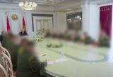 Гостелеканалы заблюрили лица силовиков на встрече с Лукашенко