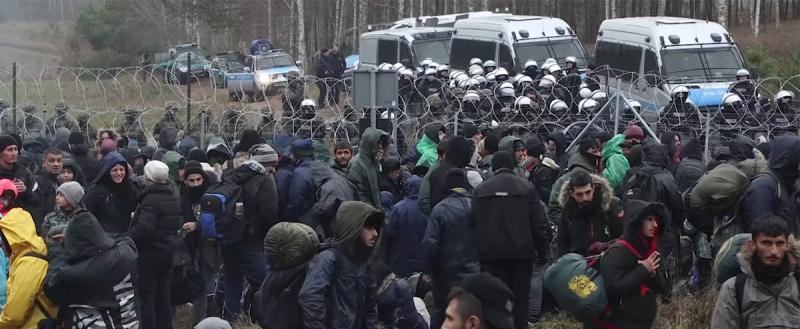 Беженцам с белорусской границы дали право просить убежище только в трех странах ЕС