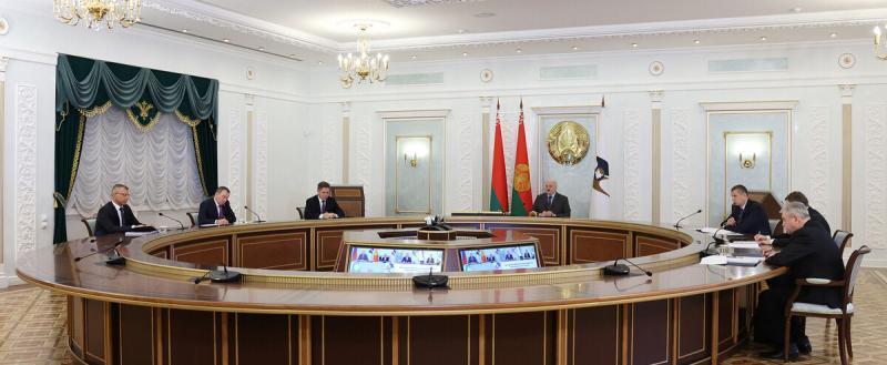Лукашенко попросил у стран ЕАЭС не предавать его