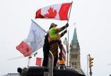 Мэр столицы Канады ввел чрезвычайное положение из-за протестов дальнобойщиков