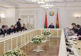 Лукашенко требует, чтобы сельскохозяйственные земли и леса принадлежали государству