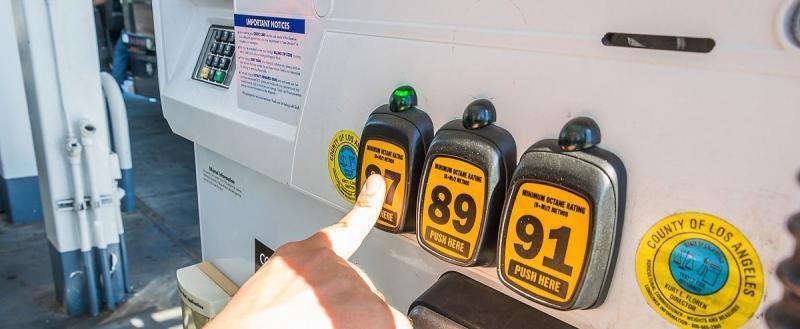 Более 70% американцев считают Путина виновным в росте цен на топливо