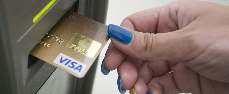 Беларусбанк и Белагропромбанк ввели ограничения на операции по банковским карточкам