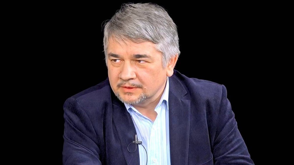 Политолог Ищенко: России нет смысла устранять Зеленского