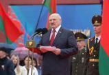 Лукашенко объяснил, почему считает неприемлемыми БЧБ-флаг и герб «Погоня»