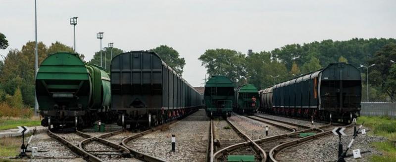 Латвия приостанавливает железнодорожный транзит военных грузов Беларуси