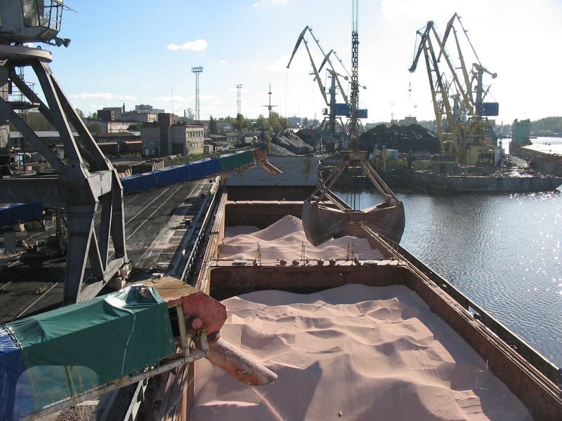 Беларусь договаривается с Бразилией о вариантах возобновления поставок калийных удобрений 