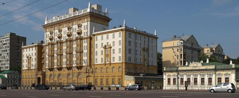 Московские депутаты предложили назвать площадь около посольства США в честь защитников Донбасса  