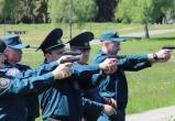 Сотрудников МЧС Беларуси вооружают пистолетами и автоматами