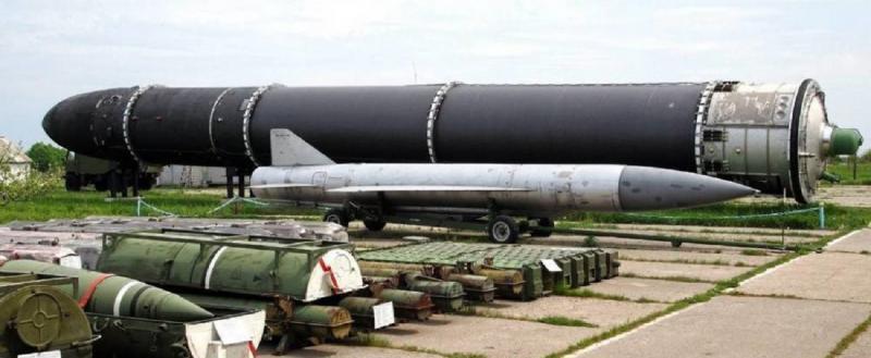 «Роскосмос» запустил серийное производство баллистической ракеты «Сармат»