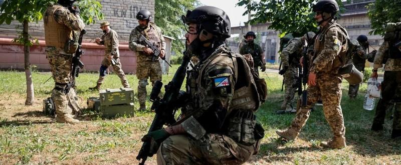 Остаткам армии Украины в Лисичанске и Северодонецке дан приказ о ликвидации иностранных наемников в своих рядах