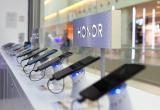 Компания Honor приостановила поставки смартфонов в Россию