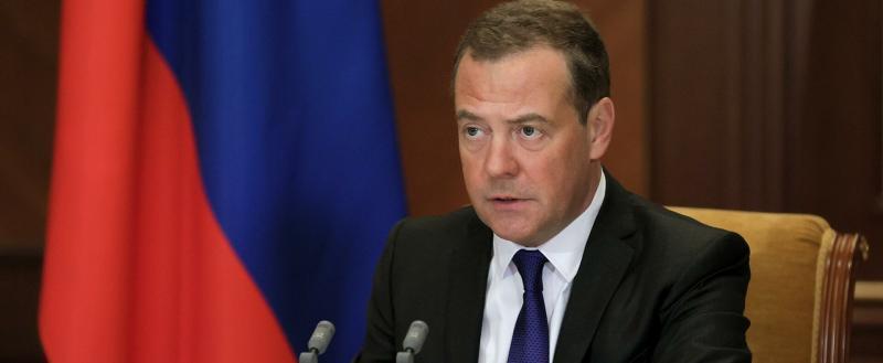 Медведев предположил завершение "романа европейцев с украинцами"