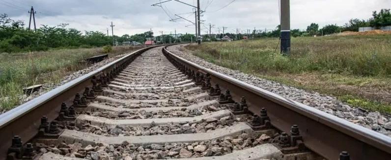 Губернатор Брянской области сообщил о взрыве на путях перед грузовым поездом