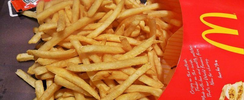 В США работник McDonald's получил пулю в шею из-за холодной картошки фри