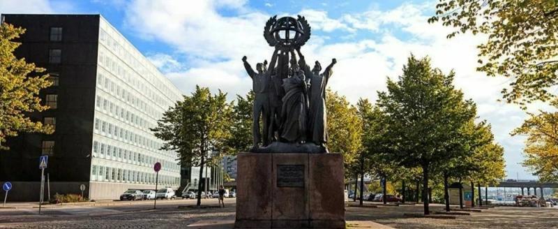 В Хельсинки убрали советский памятник «Мир во всем мире»