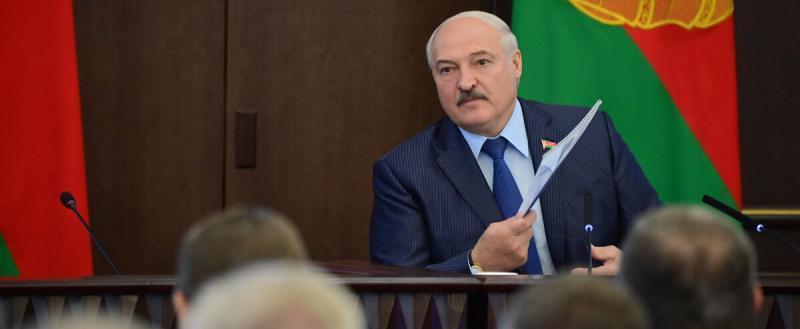 Лукашенко отчитал чиновников за проблемы с тетрапаком