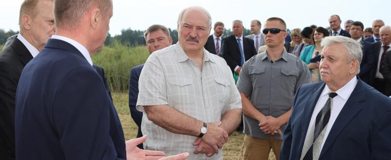 Лукашенко заявил о необходимости диктатуры для получения высоких урожаев