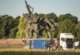 Власти Латвии начали снос памятника советским воинам в Риге