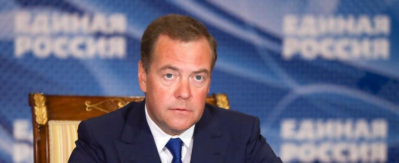 Медведев раскритиковал гарантии безопасности для Украины