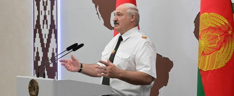 Лукашенко вручил награды за решительность и мужество в августе-сентябре 2020 года