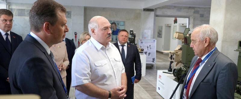 Лукашенко: никакие украинцы не «нацики» – только правящая верхушка
