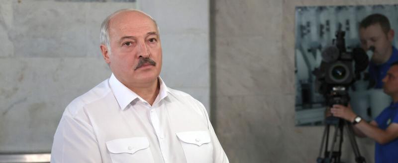 Лукашенко назвал Шольца ничего не понимающим в политике пацаном