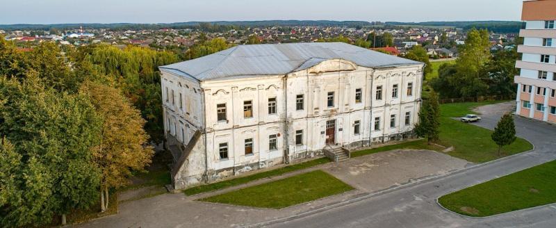 Дворец Радзивиллов в Дятлово продали за 100 рублей на аукционе
