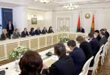 Лукашенко потребовал прекратить постоянные реформы образования