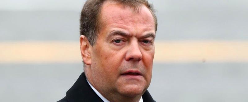 Медведев назвал обращение США к россиянам верхом цинизма