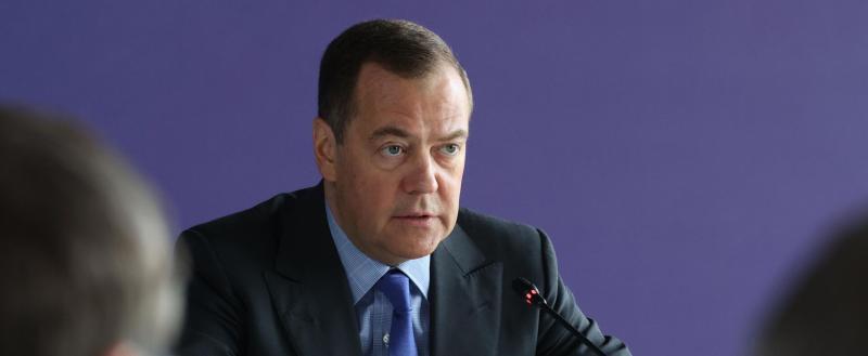 Медведев обвинил Украину в неблагодарности из-за отказа в рождественском перемирии
