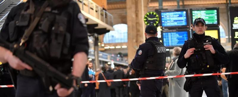 Шесть человек были ранены ножом на вокзале в Париже