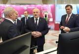 Лукашенко поменял рабочий компьютер Apple на белорусский «Горизонт»