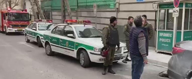 В Иране террористы совершили нападение на посольство Азербайджана – есть погибший