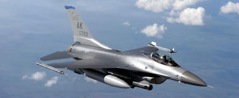 Байден отказался поставлять истребители F-16 Киеву