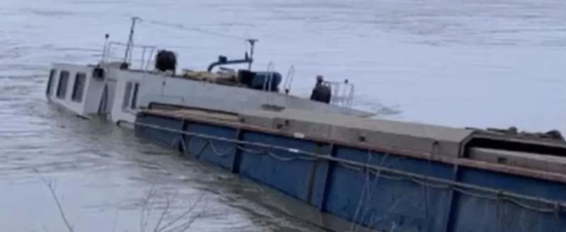 В порту Украины затонула румынская баржа с 860 тоннами пшеницы