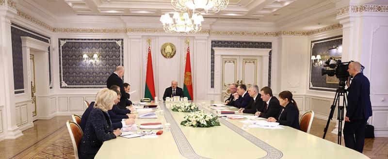Лукашенко потребовал решить проблему прохождения платежей с другими странами
