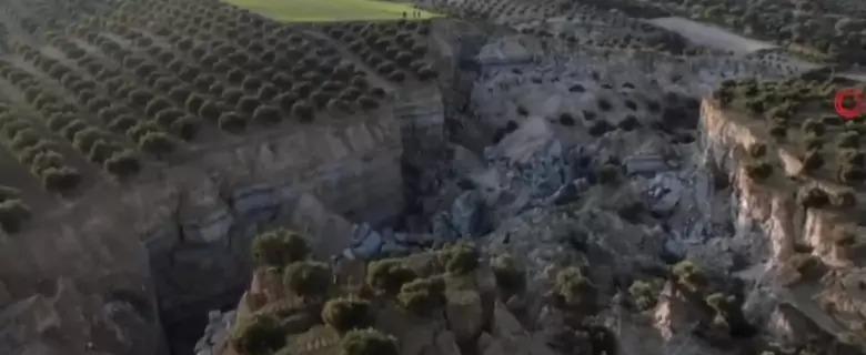 Гигантский разлом в два футбольных поля появился в Турции после землетрясения