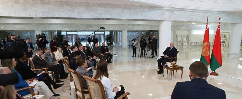 Лукашенко незапланированно встретится с иностранными журналистами