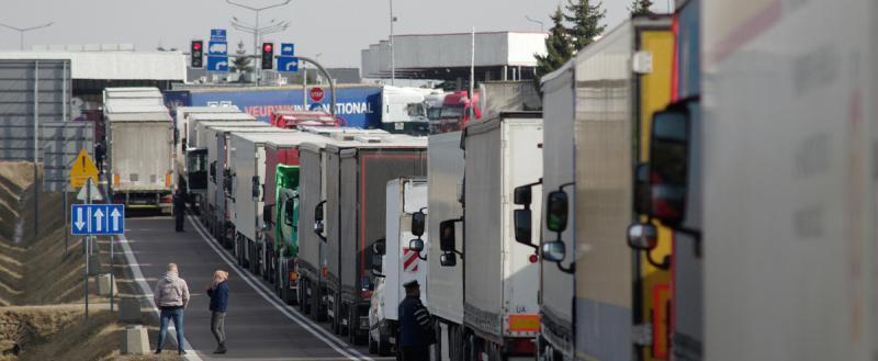 Беларусь с 18 февраля ограничит въезд на территорию страны польским грузовикам и фурам