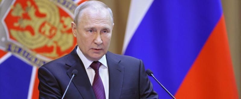 Путин поручил ФСБ взять на особый контроль охрану российско-украинской границы
