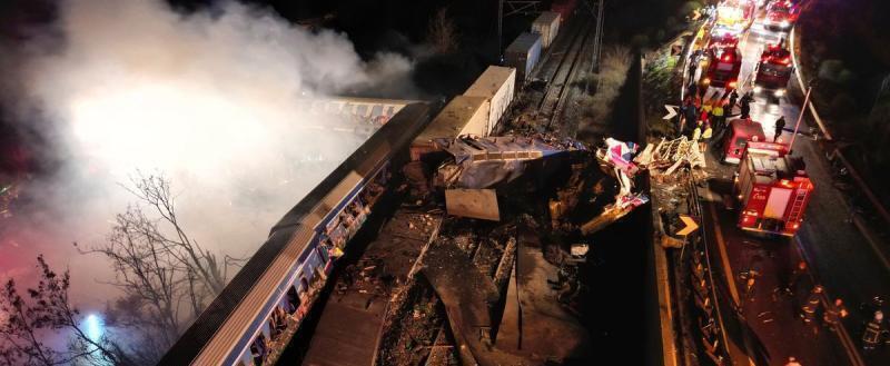 Число погибших при столкновении двух поездов в Греции возросло до 32 человек