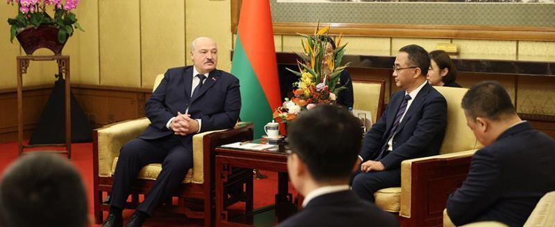 Лукашенко: Беларусь заинтересована в развитии автомобилестроения с Китаем