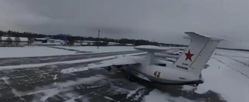 Появилось видео с дрона якобы с атакой на российский самолет в Мачулищах